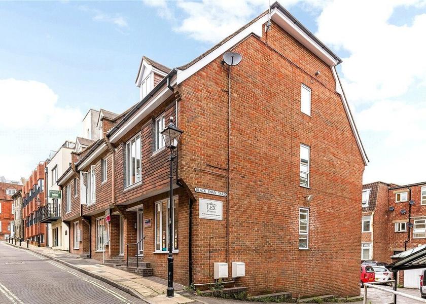 England Winchester Facade