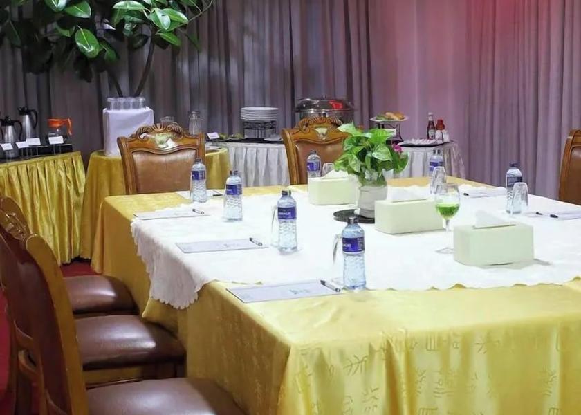  Nairobi Meeting Room