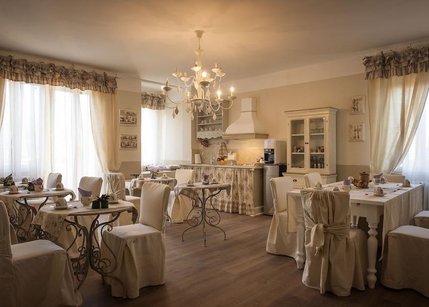 Tuscany Abbadia San Salvatore Breakfast Area