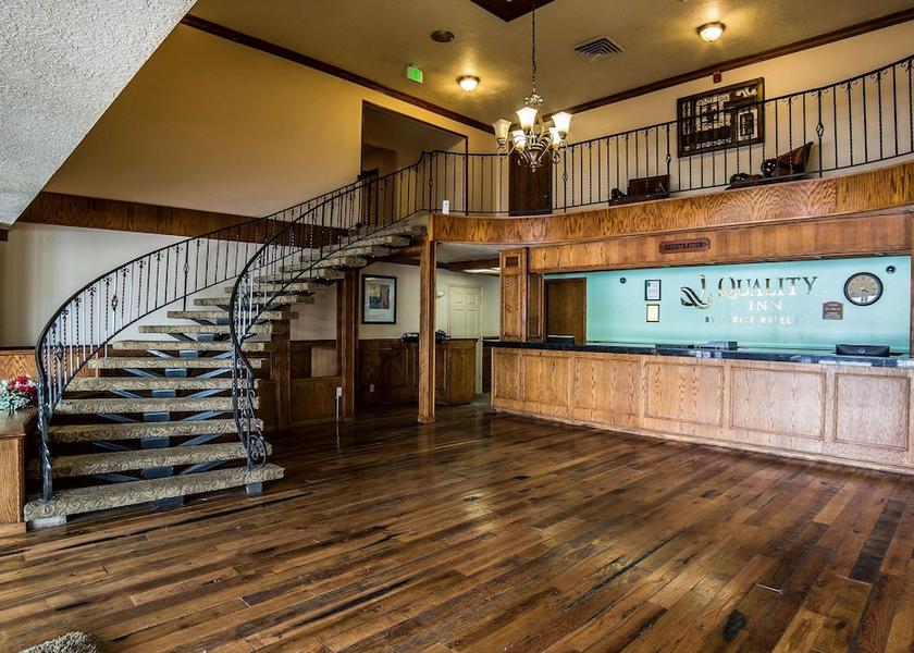  Evanston Lobby