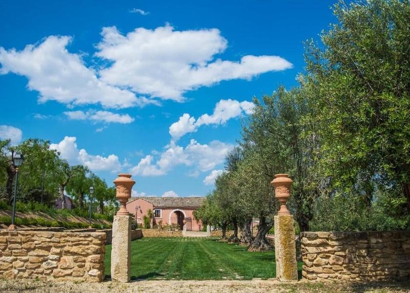 Sicily Caltagirone Property Grounds