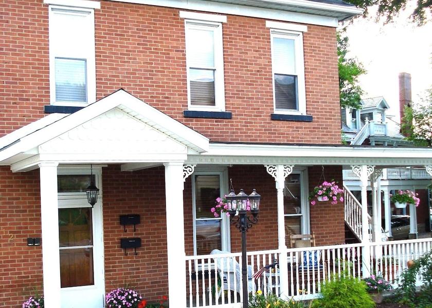 Pennsylvania Scottdale Facade