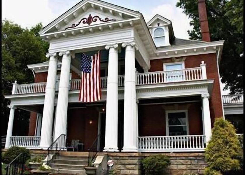 Pennsylvania Scottdale Facade