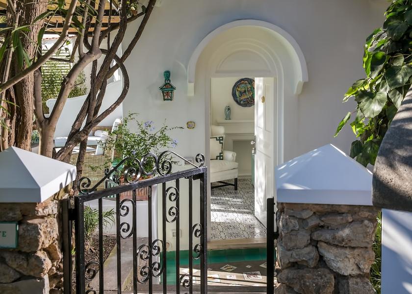 Campania Capri Exterior Detail