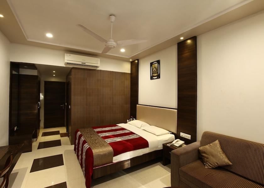 Maharashtra Matheran Room