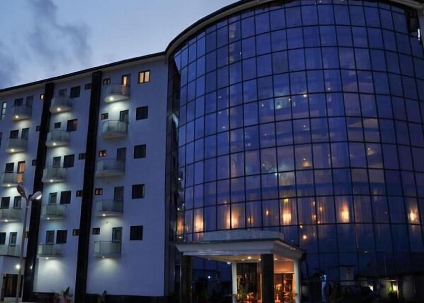  Warri Exterior Detail