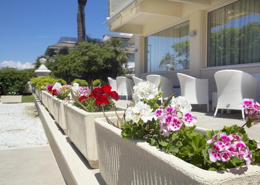 Tuscany Forte dei Marmi Terrace