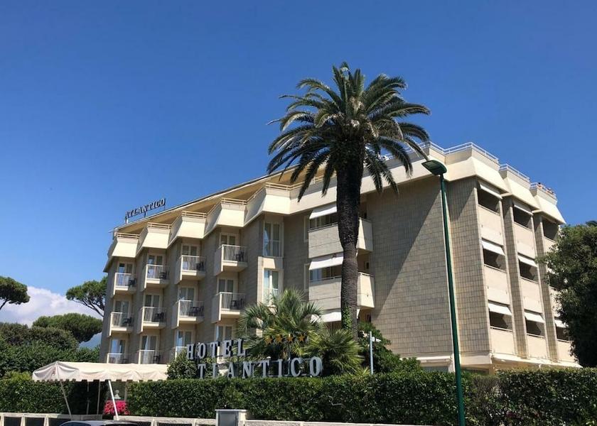 Tuscany Forte dei Marmi Exterior Detail