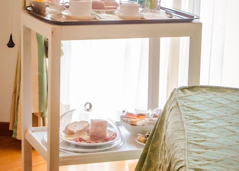 Tuscany Forte dei Marmi Room