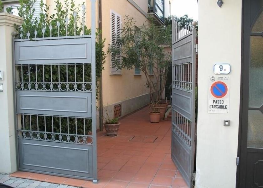 Tuscany Forte dei Marmi Entrance