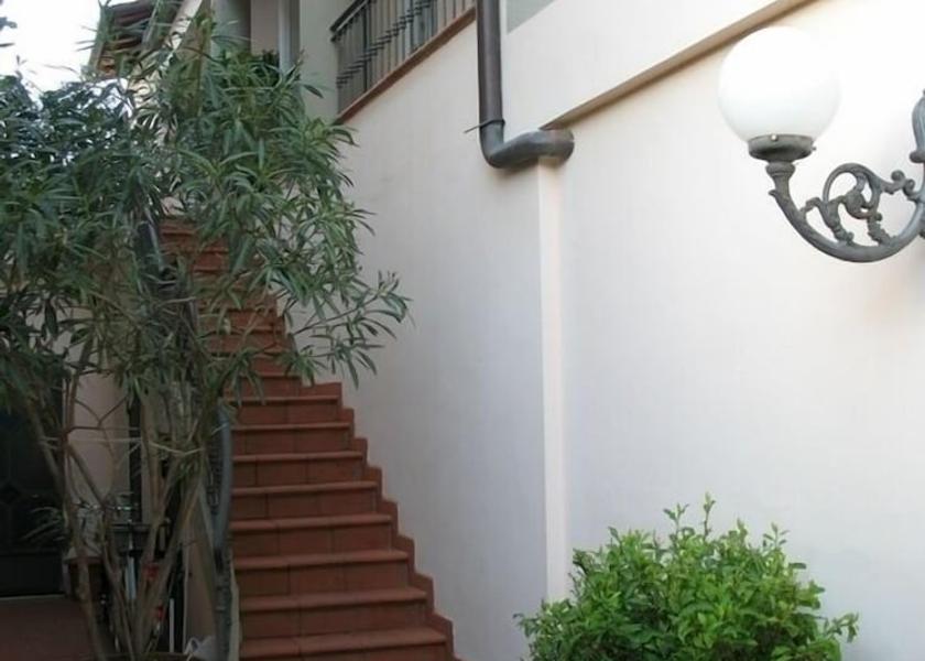 Tuscany Forte dei Marmi Entrance