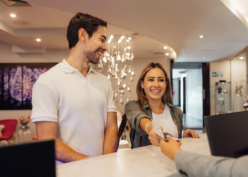 La Paz La Paz Reception