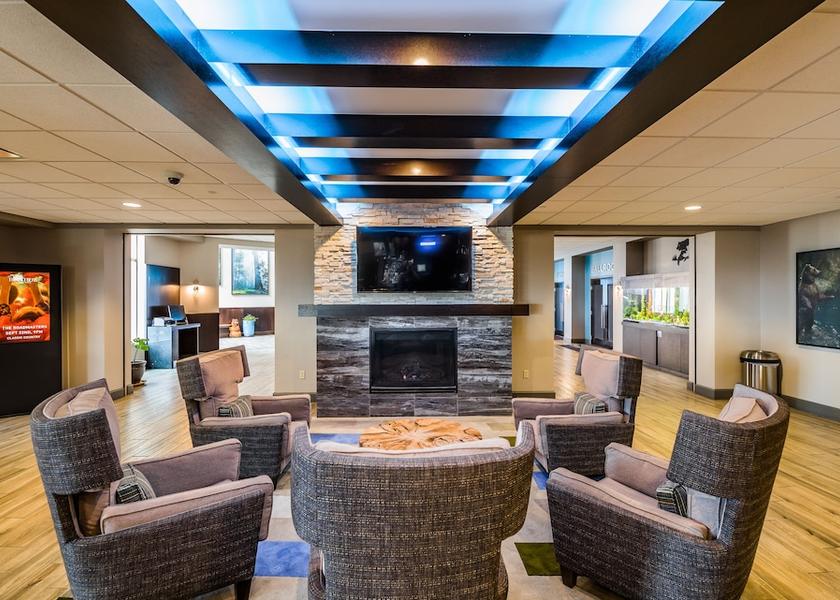 California Loleta Lobby