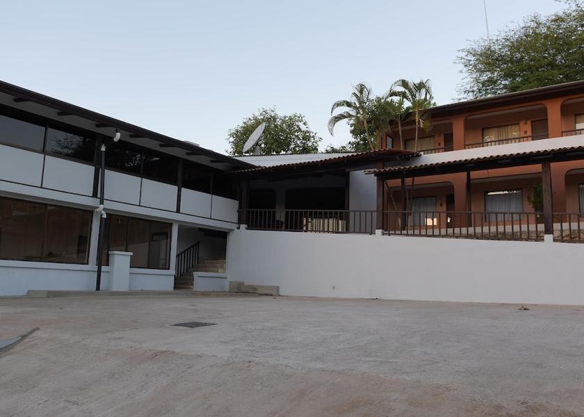 Guanacaste Coco Parking