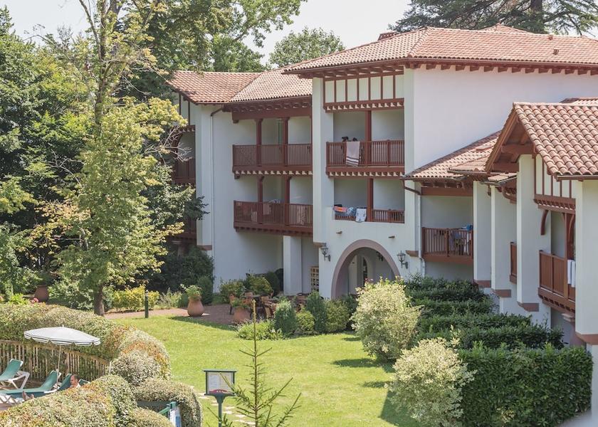 Nouvelle-Aquitaine Uhart-Cize Exterior Detail