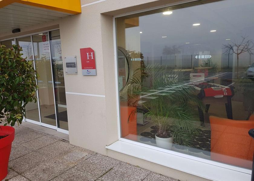 Bourgogne-Franche-Comte Saint-Clement Exterior Detail