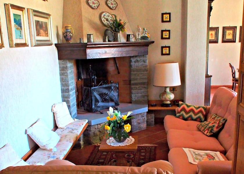 Tuscany Vicchio Interior Entrance