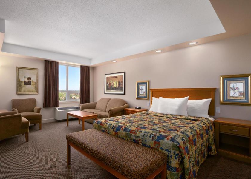 Alberta Spruce Grove 1 Queen Bed, Superior Studio Suite, Non-Smoking