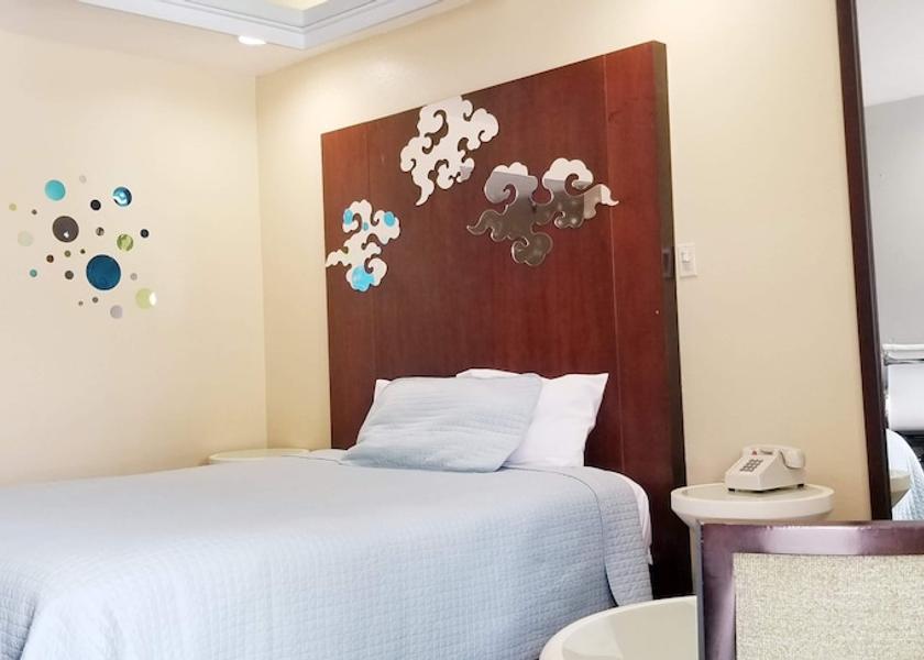 California Buena Park Room
