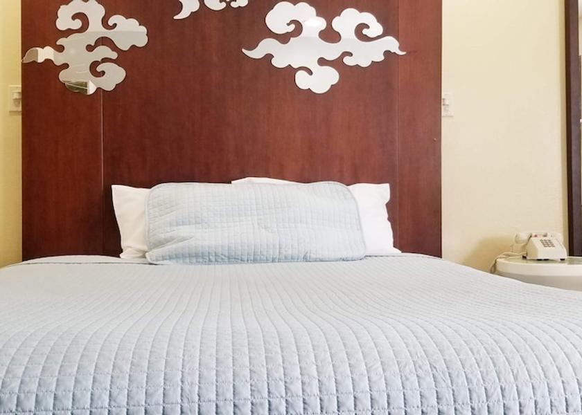 California Buena Park Room
