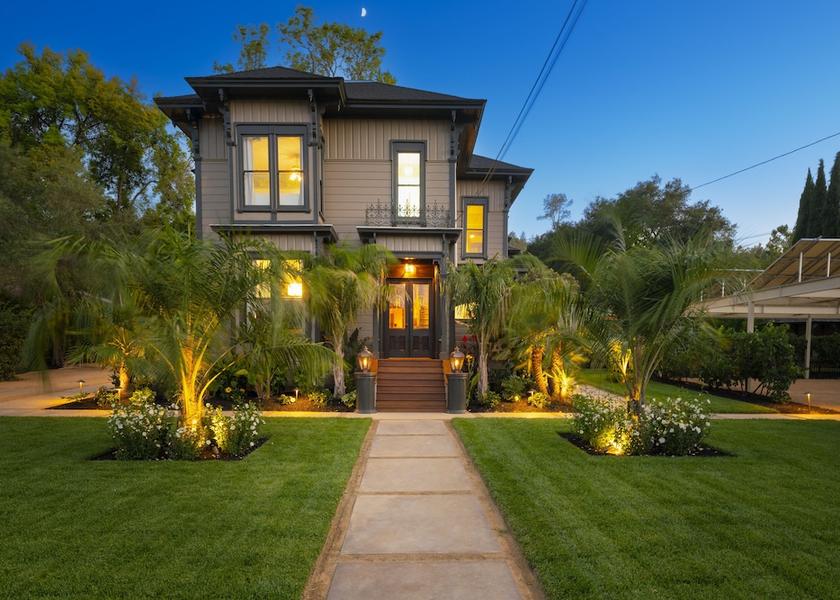 California Geyserville Facade