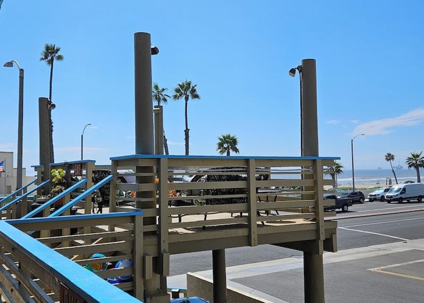California Huntington Beach Exterior Detail