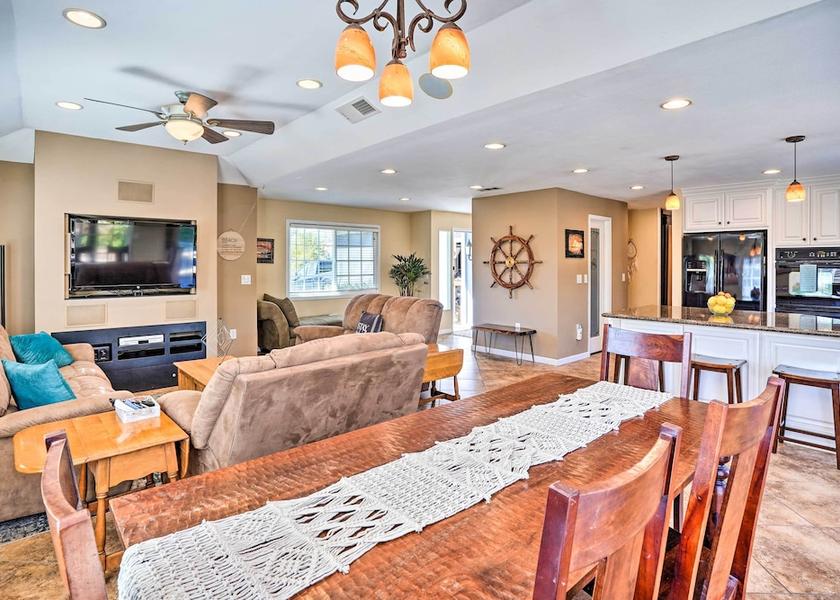 California Laguna Hills Interior Entrance