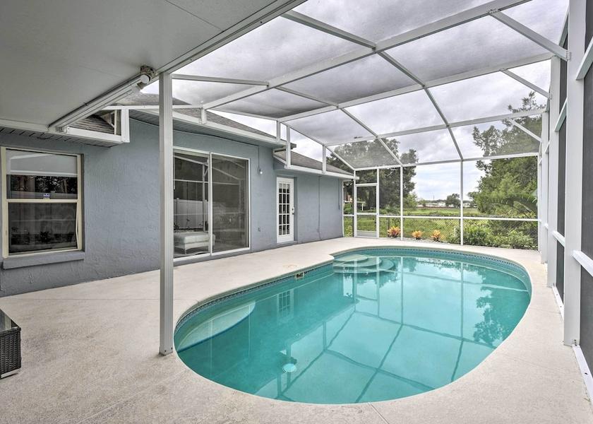 Florida Apopka Interior Entrance