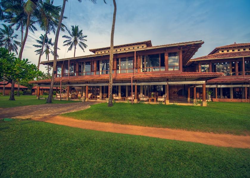 Puttalam District Waikkal Exterior Detail