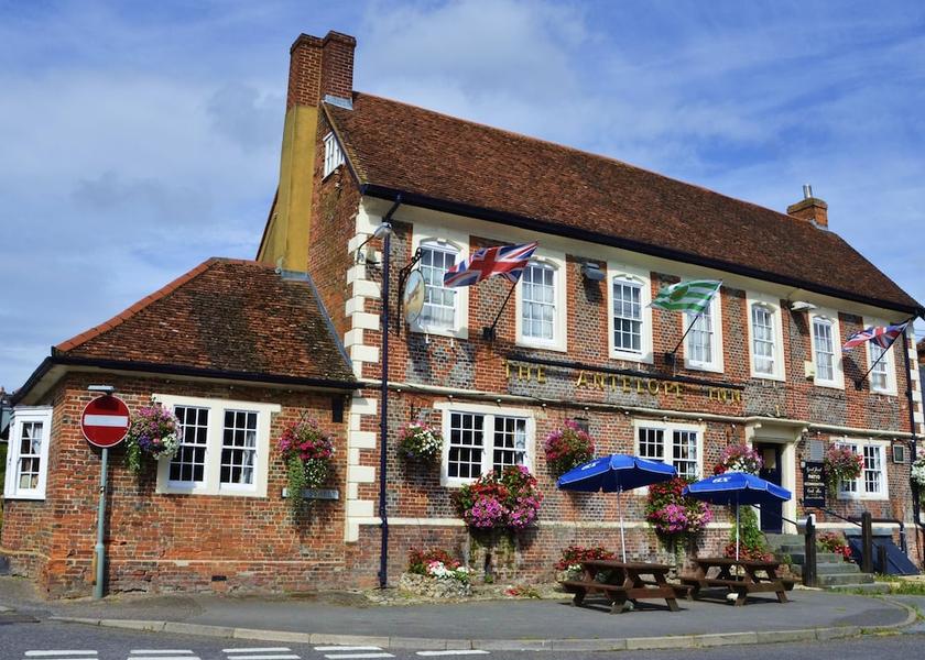 England Pewsey Exterior Detail