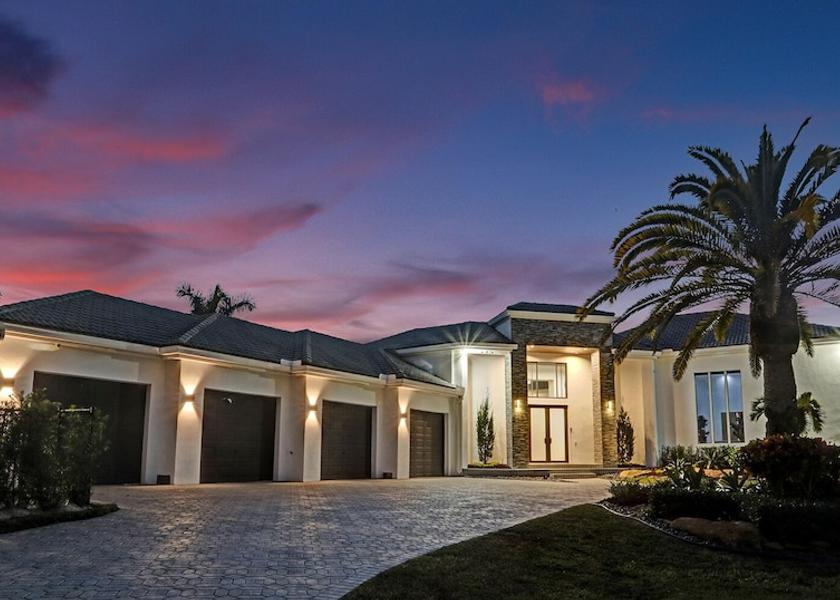 Florida Plantation Facade