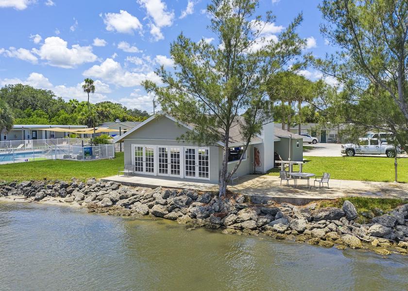 Florida Sebastian Property Grounds
