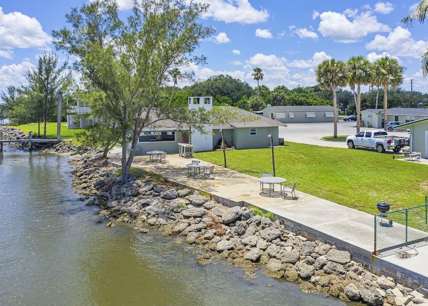 Florida Sebastian Property Grounds