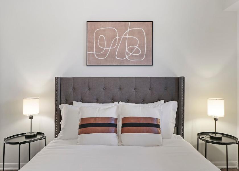 Illinois Arlington Heights Room