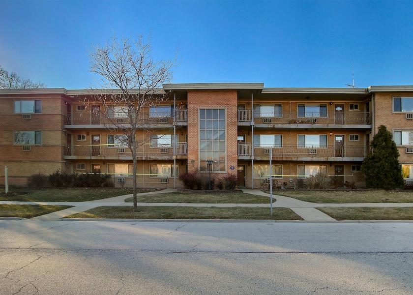 Illinois Arlington Heights Facade