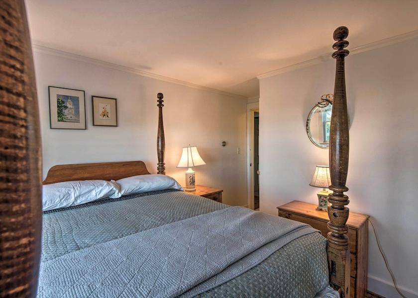 Maine Kennebunk Interior Entrance