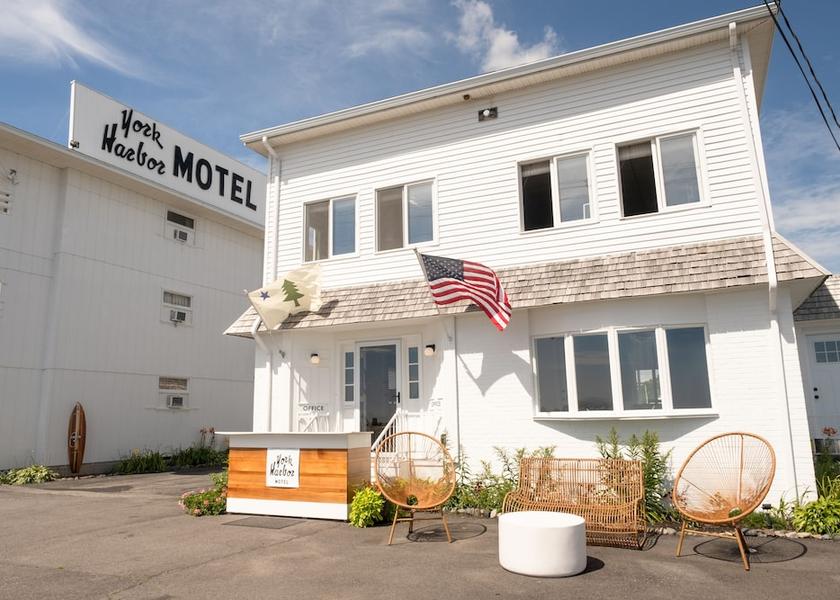 Maine York Beach Facade