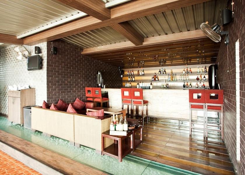 Lounge Bar