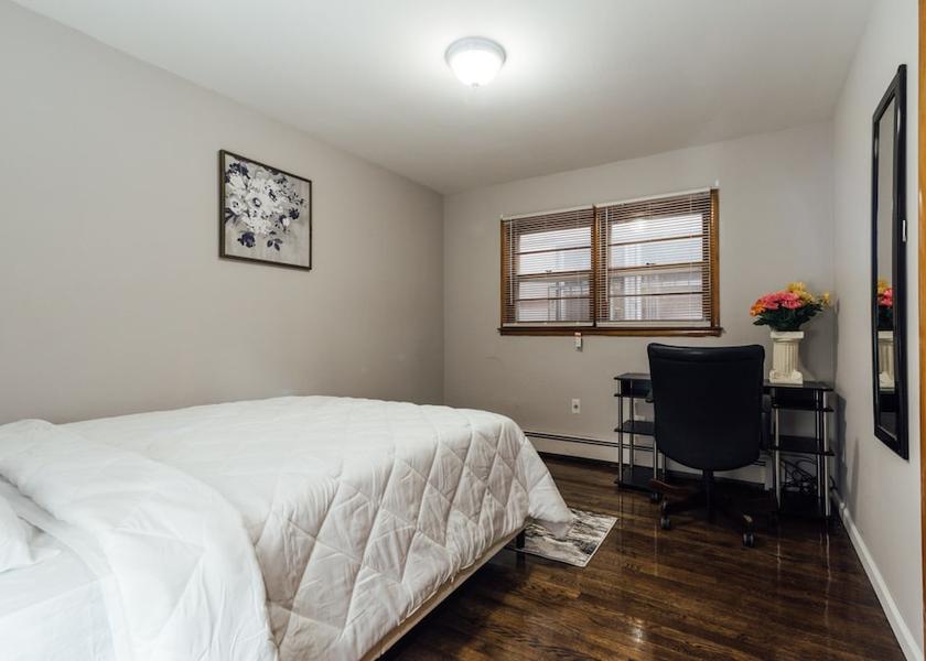 New Jersey Jersey City Room
