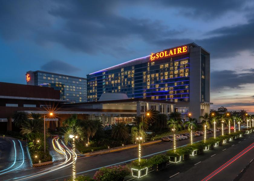 Parañaque Hotel Exterior