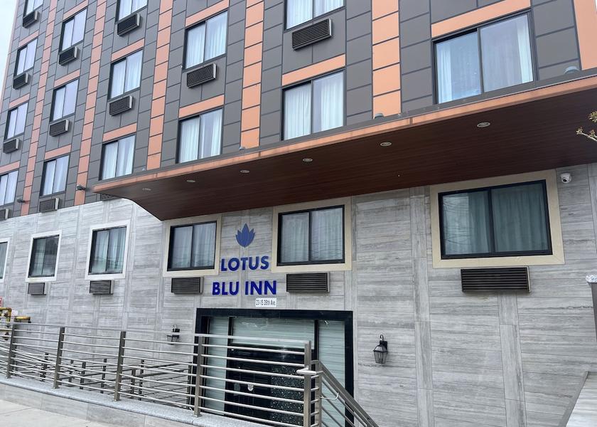 New York Long Island City Facade