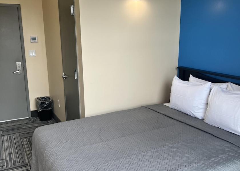 New York Long Island City Room