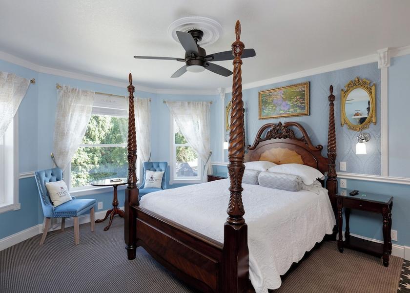 Oregon Hood River Room