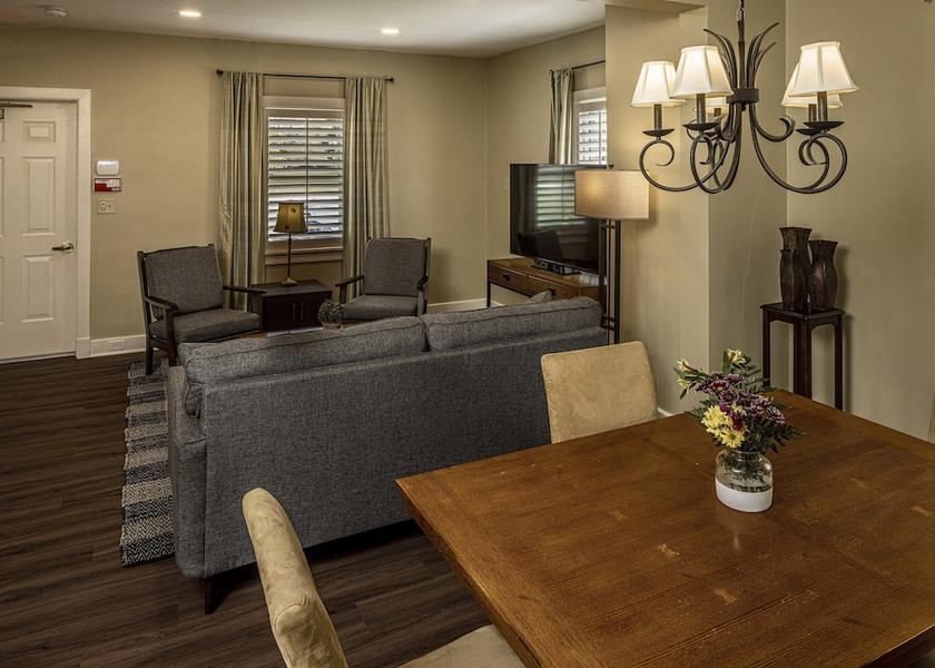 Pennsylvania Coraopolis Living Area