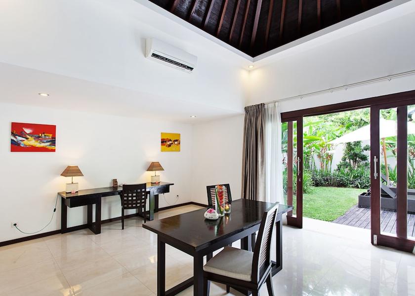  Senggigi In-room dining