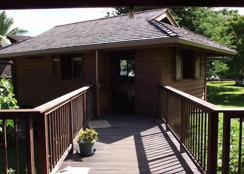 Windward Islands Moorea-Maiao Property grounds