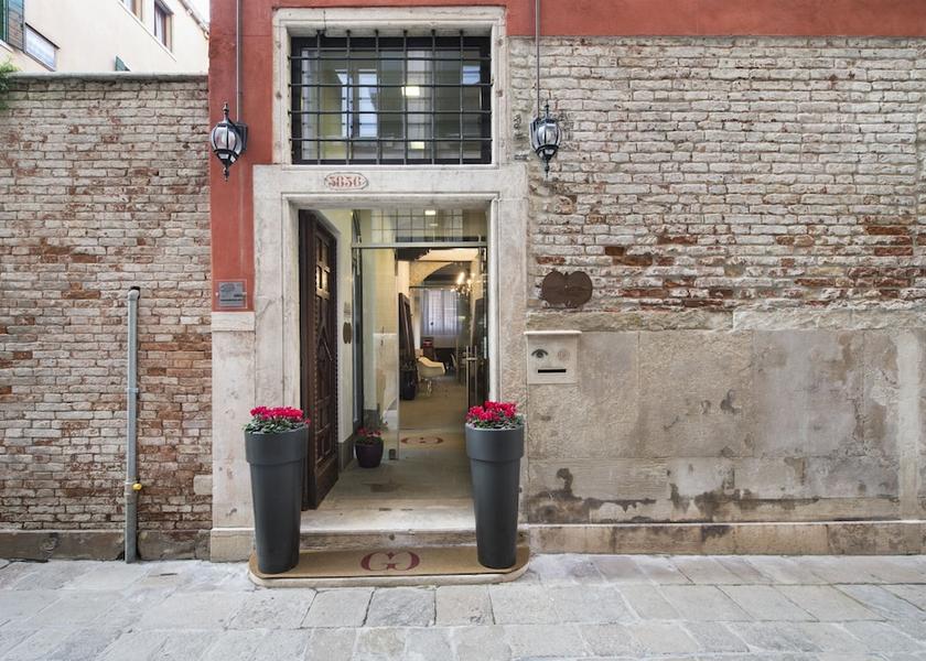 Veneto Venice Exterior Detail