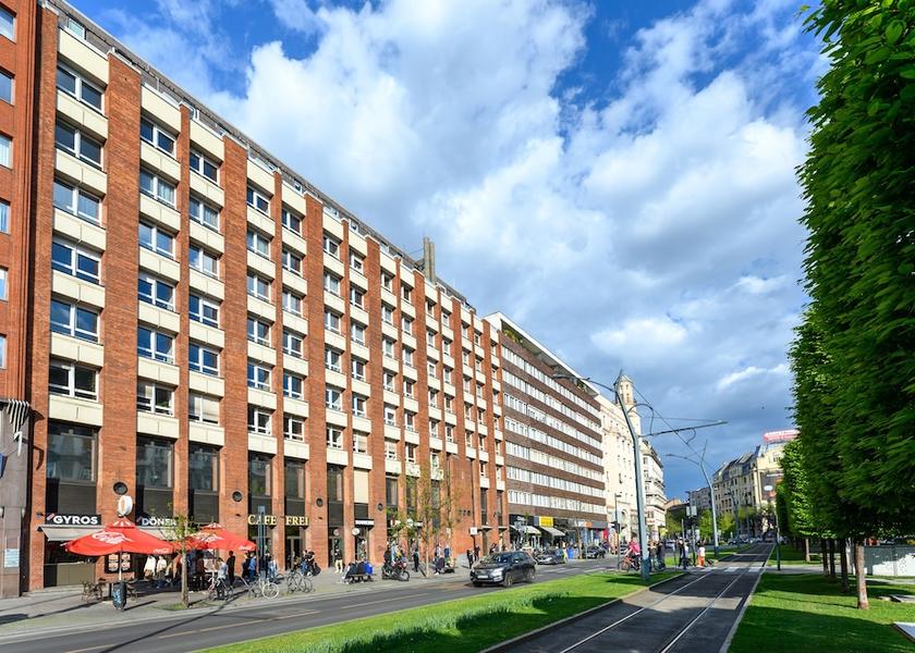  Budapest Facade