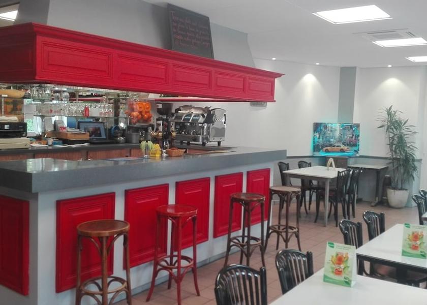Grand Est Contrexéville Bar