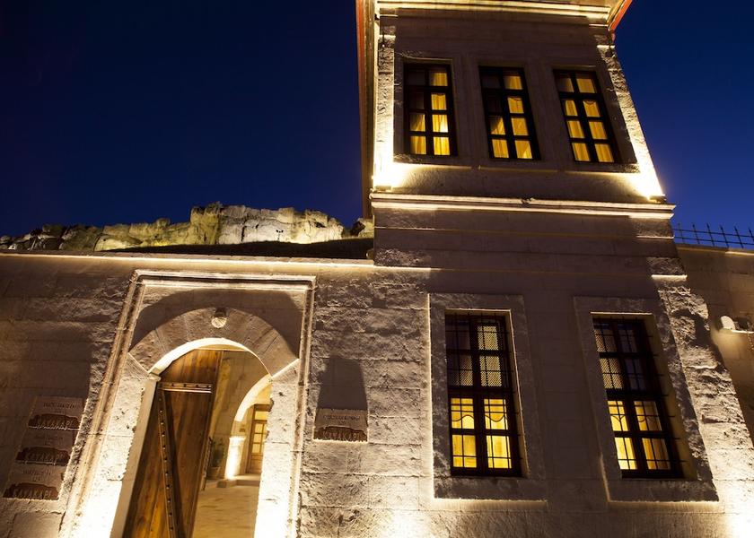 Nevşehir Ürgüp Front of property - evening/night